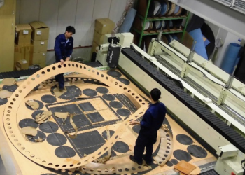 【大口径ジョイントシート加工】φ3000超の一体切断と短納期対応 ウォータージェットによるガスケット製作ガイド 株式会社ダイコー